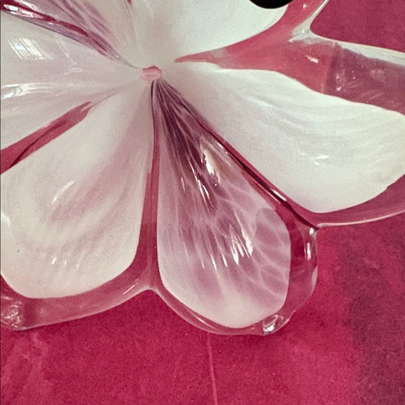 - Italian Murano Art Glass white & Purple  Colors Pedals 6 pedals Handmade - Picture 7 of 7